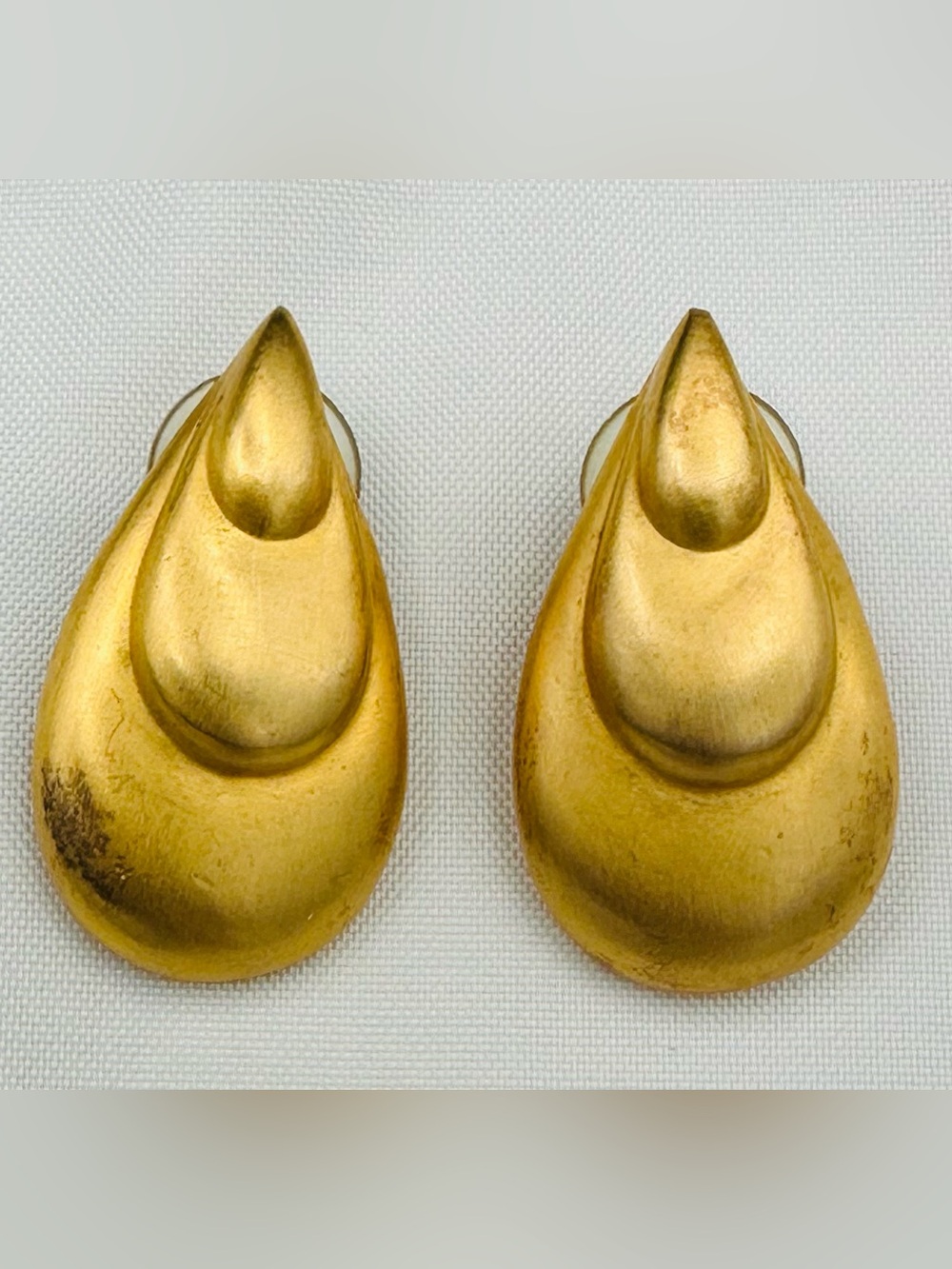 Vintage Matte Gold Tiered Teardrop Statement Earrings Cascading Door Knocker 80s